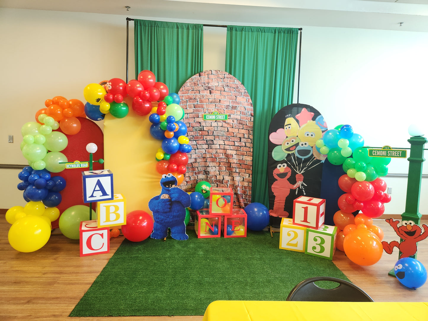 Balloon garlands