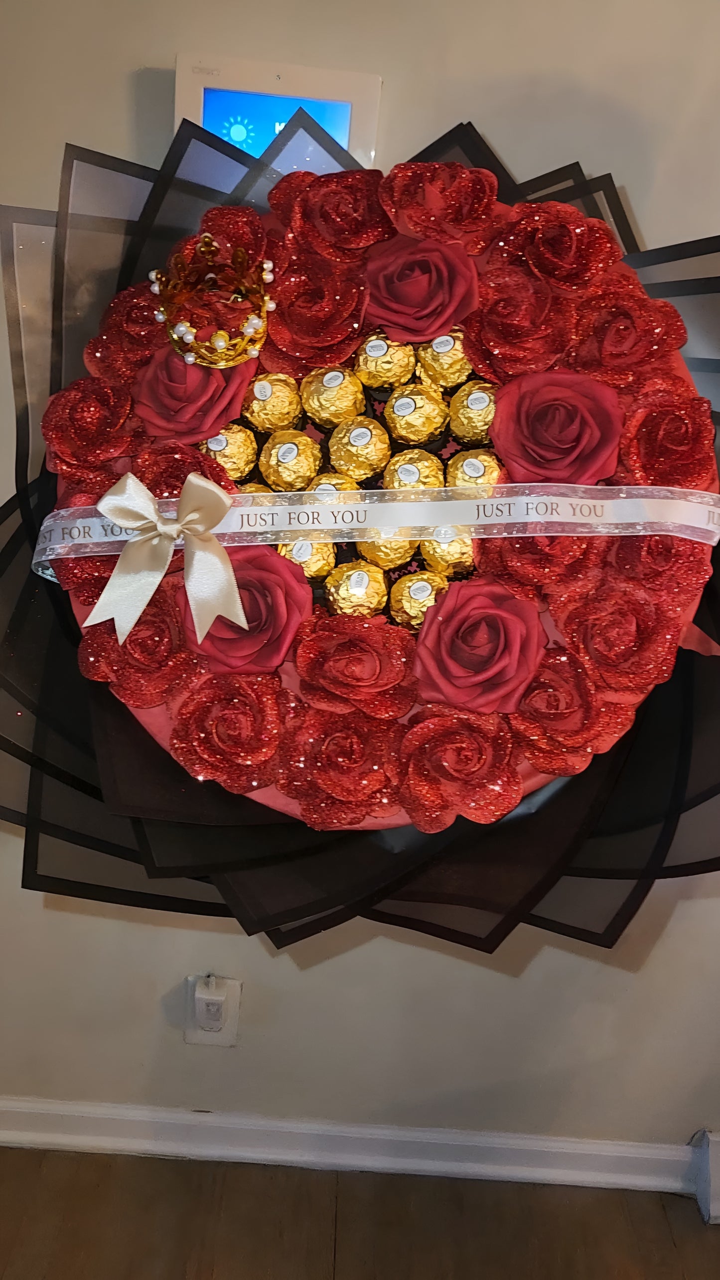 Royal circle rose bouquet